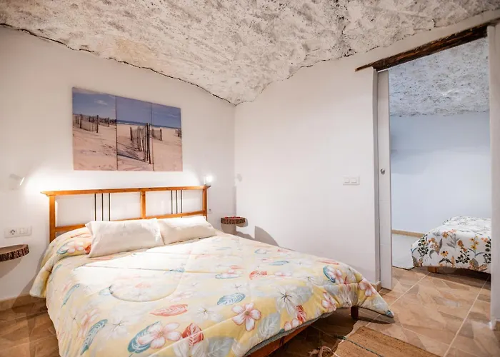 Cueva Acaimo Con 2 Habitaciones En Arico Arafoの写真