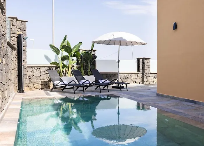 Photo de Villa Zafiro Piscina Climatizada Jacuzzi Barbacoa Vistas Al Mar à La Orotava